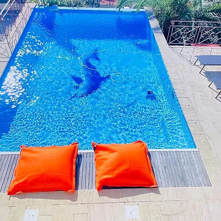 Beautiful Pool Seaview Holiday home